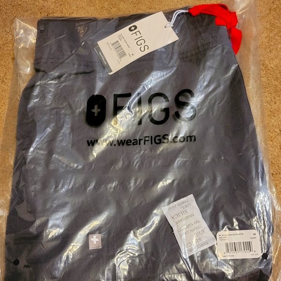 Figs Kade Medium Petite Charcol Scrub Pants NWT